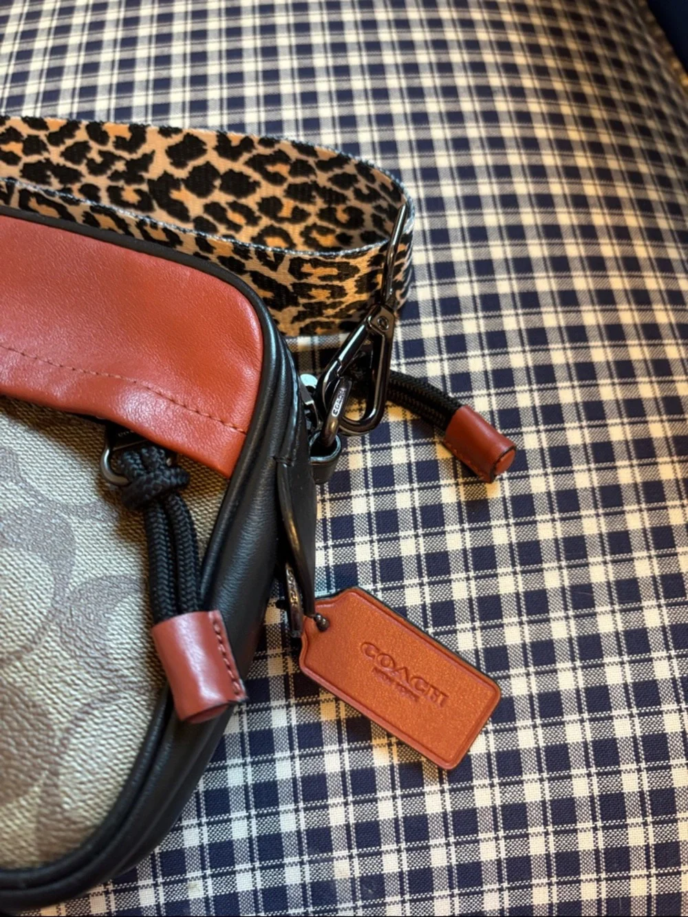 Coach Graham Signature Canvas Crossbody Bag in Tan & Brown - Picture 3 of 13